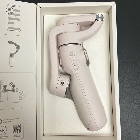 DJI OM 5 - Original Box Included + Built-In Selfie Stick - Picture 6 of 8